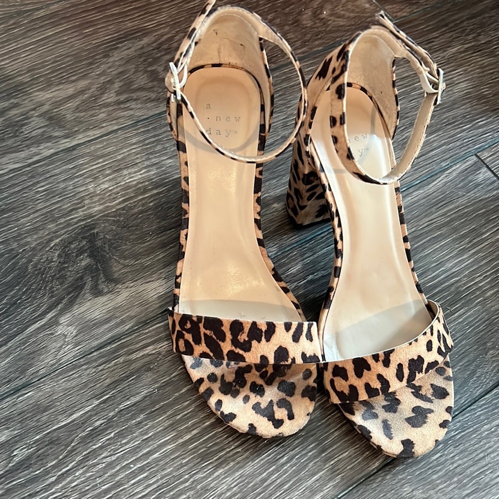 Leopard Print Ankle Strap Block Heel Sandals - Brown/Black